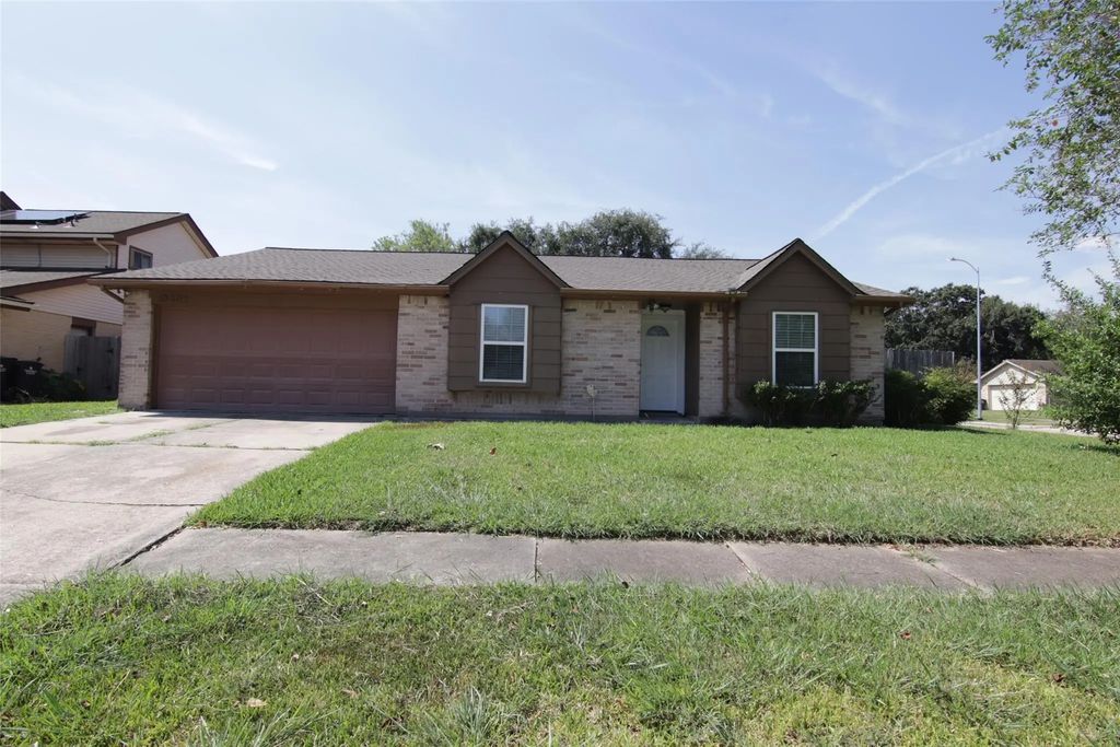 10402 Long River Drive, Sugar Land