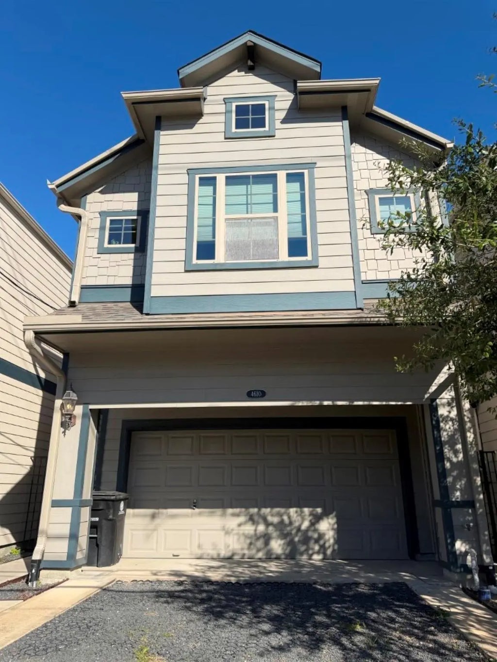 4610 Center Street, Houston