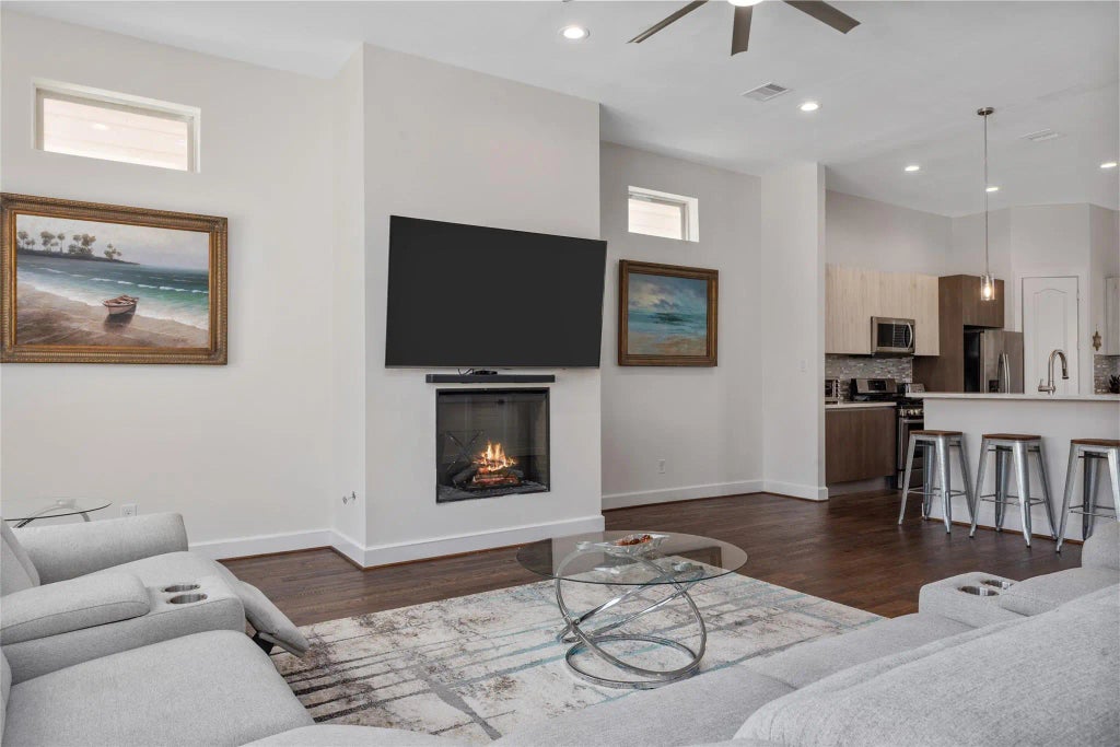 9406 Glenfield Court, Houston