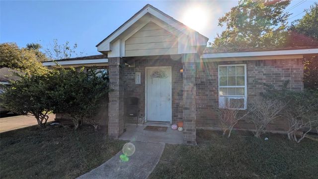 6102 Harbrook Drive, Houston