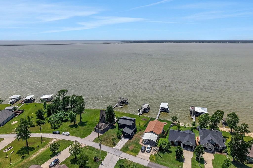 546 W Cattle Drive, Onalaska