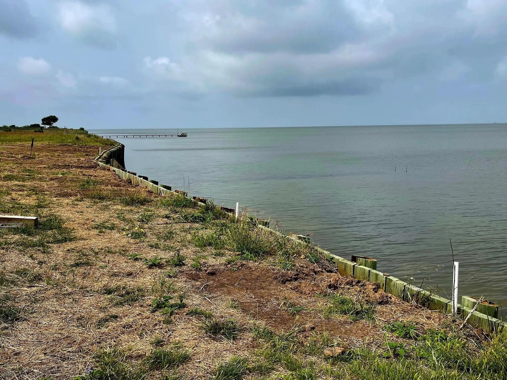 1780 County Road 372 Road, Palacios