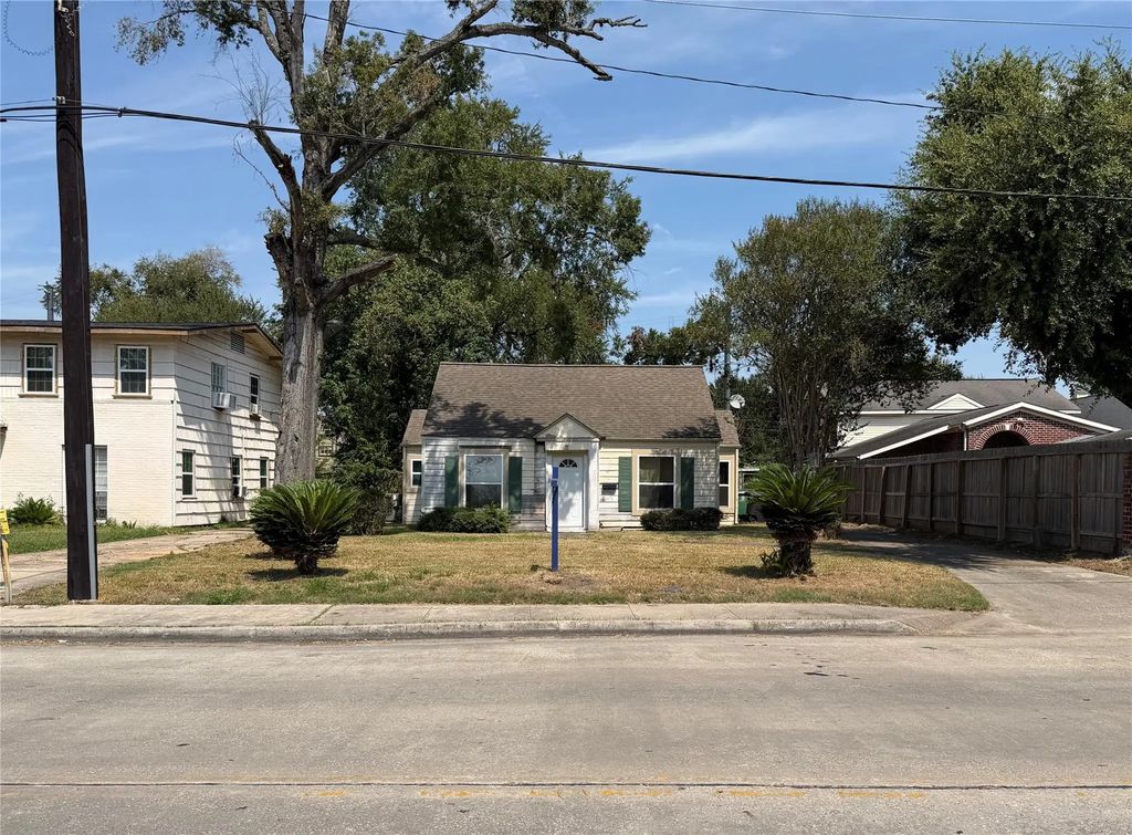 3745 Griggs Road, Houston