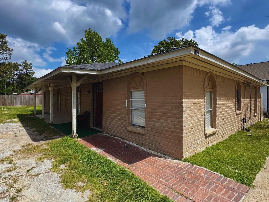 9325 Kentshire Dr, Houston