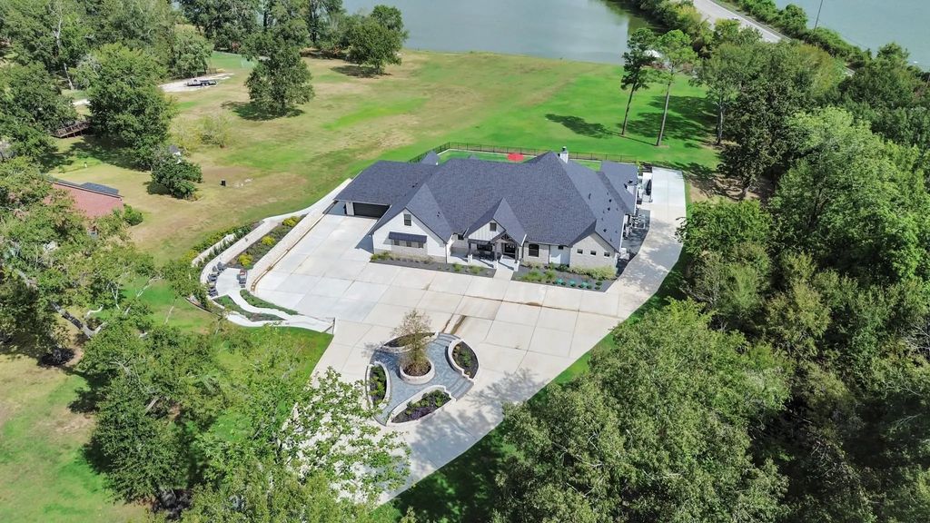 18828 Harbor Side Boulevard, Conroe