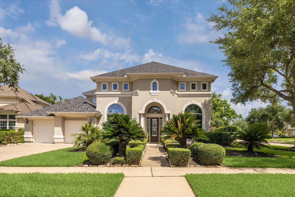 5215 Eagle Pointe Court, Sugar Land