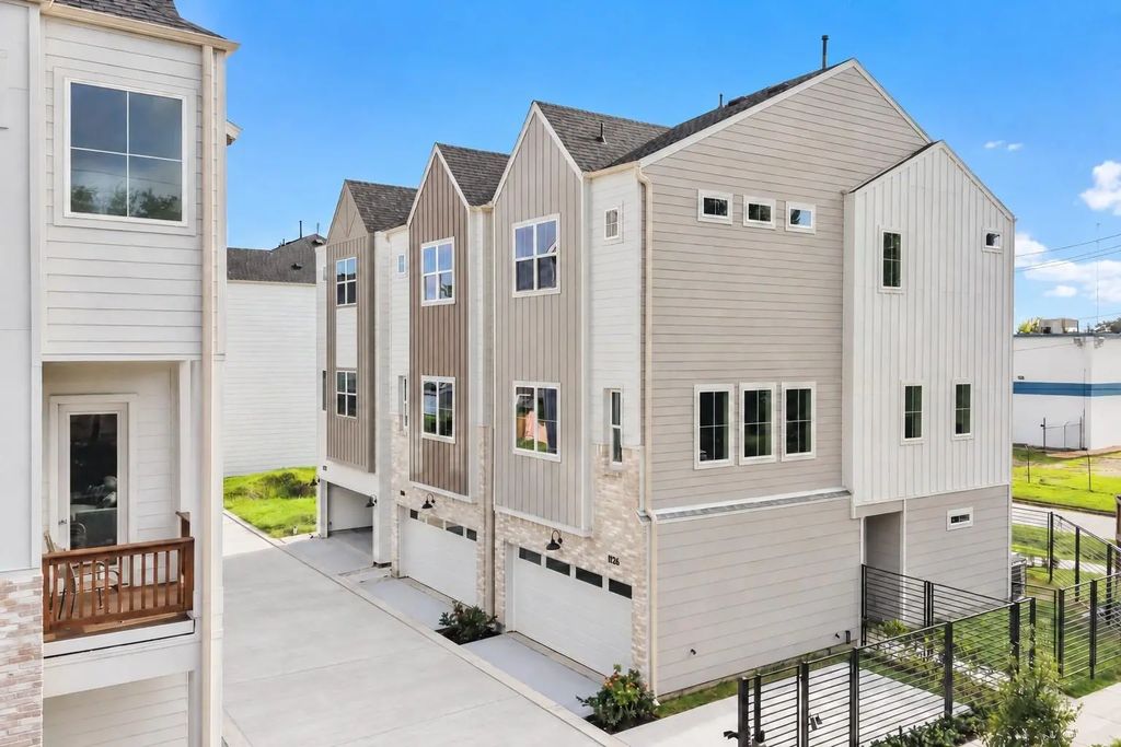 1126 Weiss Street, Houston