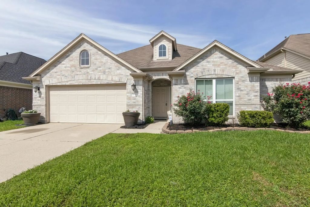 14522 Round Mountain Drive, Houston