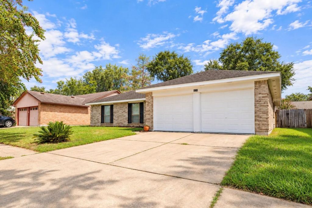 2326 Hazy Creek Drive, Houston