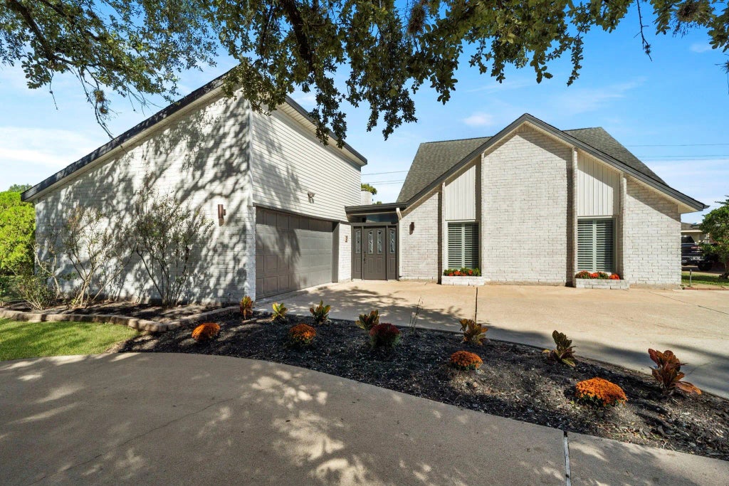 722 Merrick Drive, Sugar Land