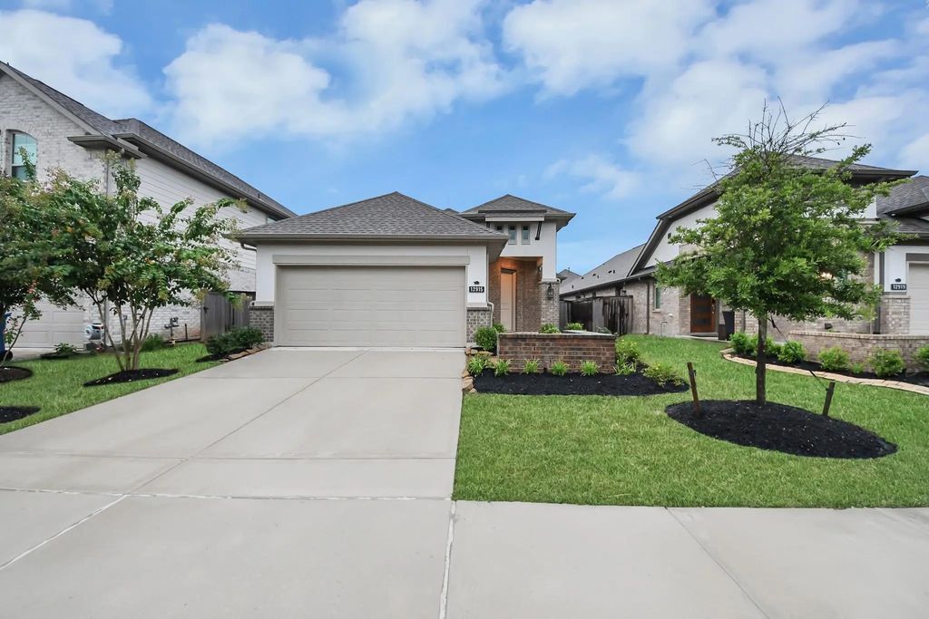 12915 California Palm Court, Cypress