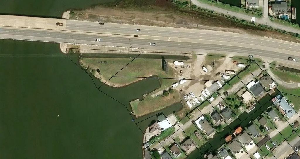 3401 Highway 6, Hitchcock