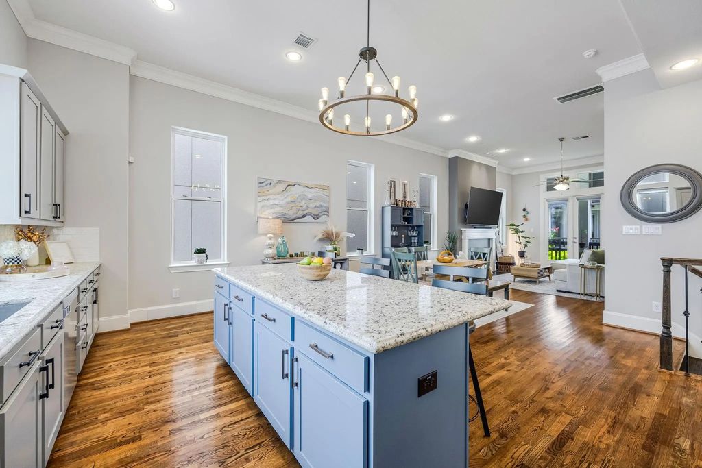 253 E 27th Street, Houston