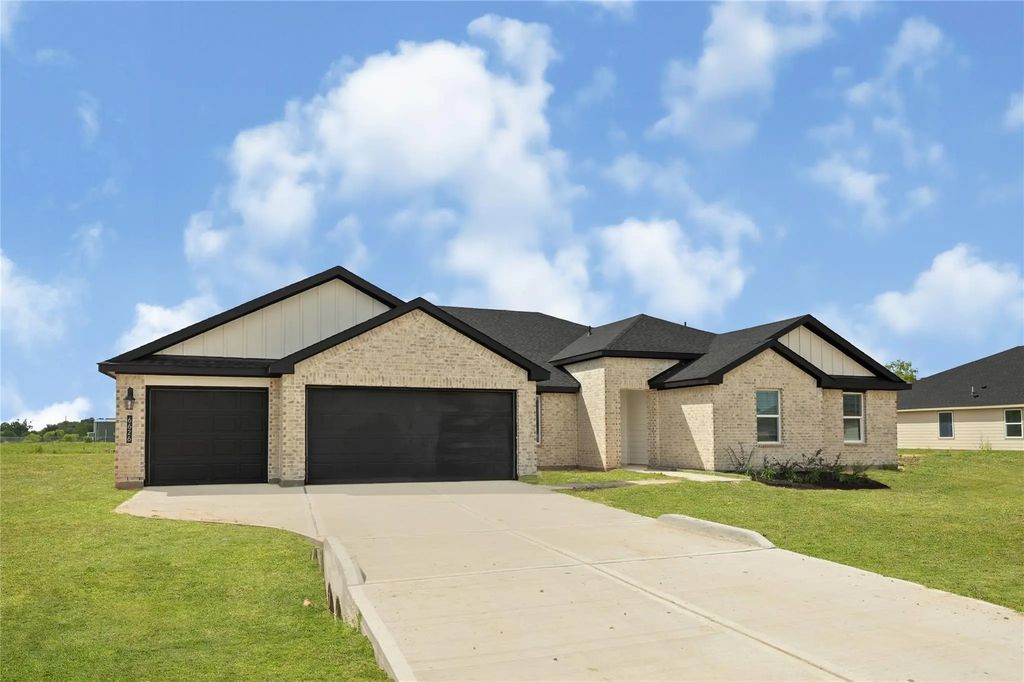 6626 Kingfisher Lane, Beasley