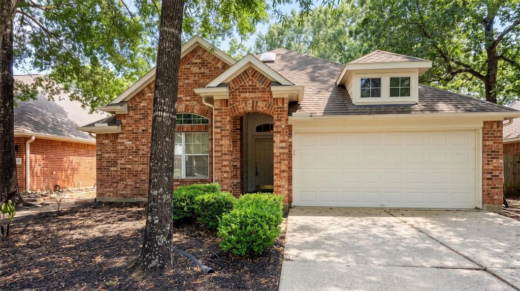 203 Fairwind Trail Drive, Conroe