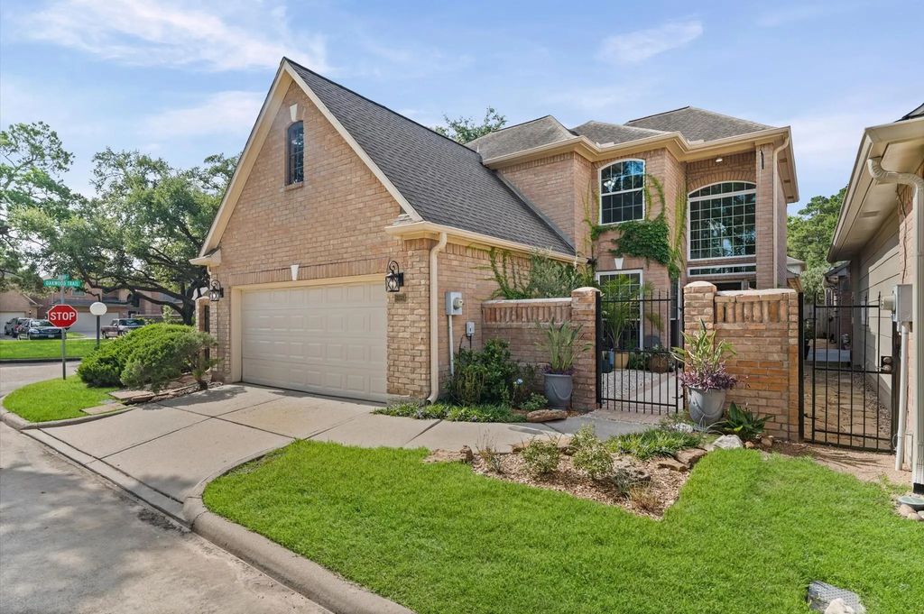 8003 Oakwood Hollow Street, Houston