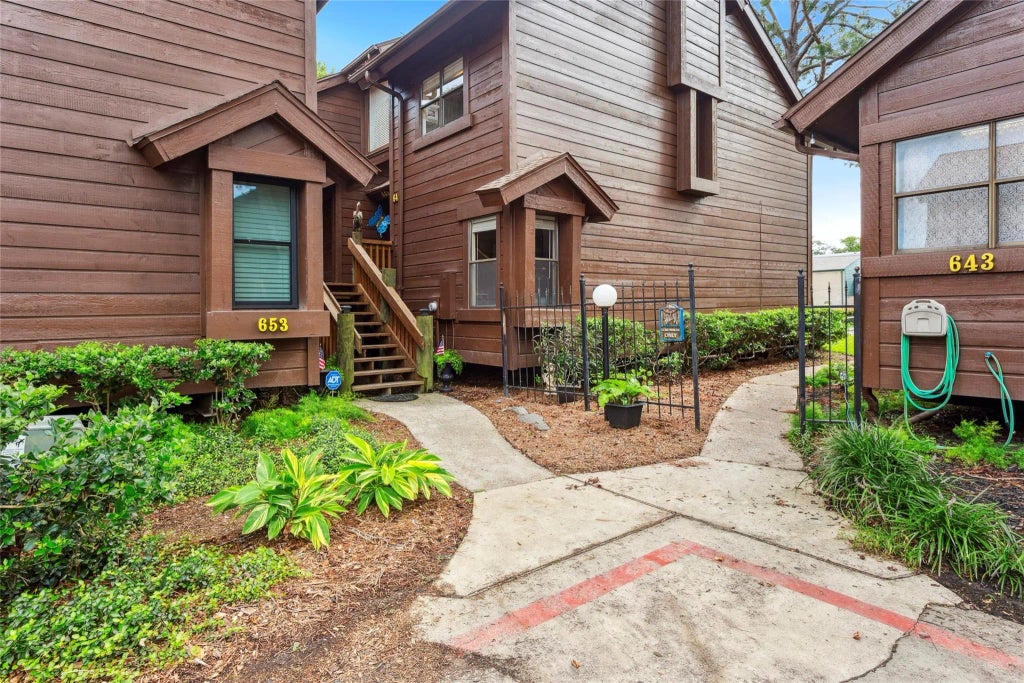 645 Davis Road, League City