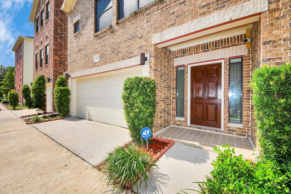 3703 Main Plaza Drive, Houston