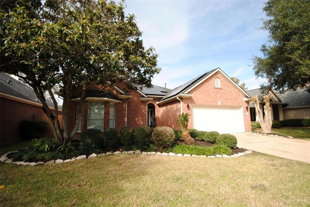 10519 Village Lake Drive, Missouri City