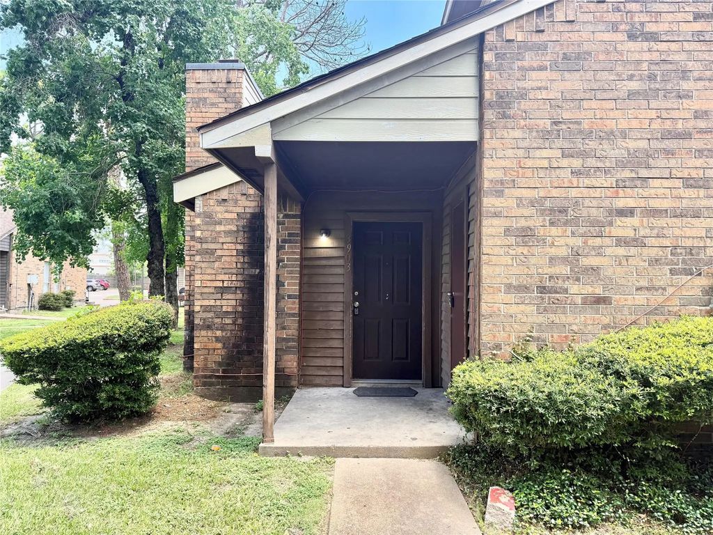 7200 W T C Jester Boulevard 3903, North Houston