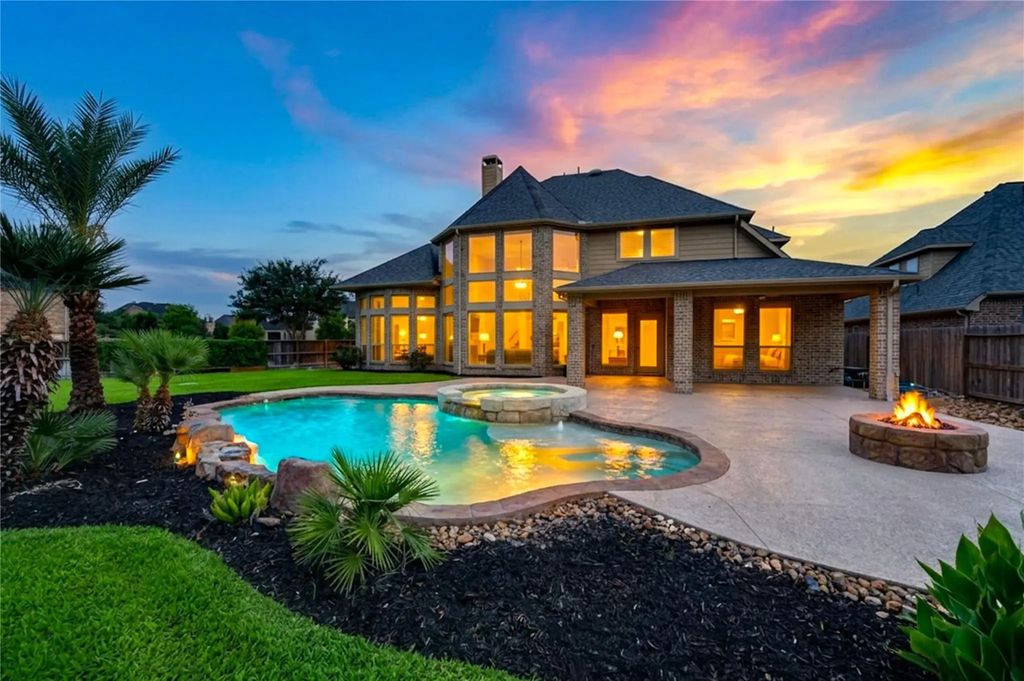 27821 Pinpoint Crossing Drive, Katy