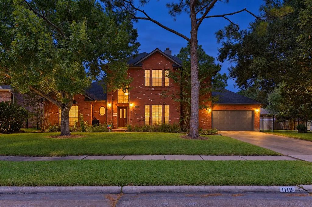 1110 Lake Estates Drive, Sugar Land