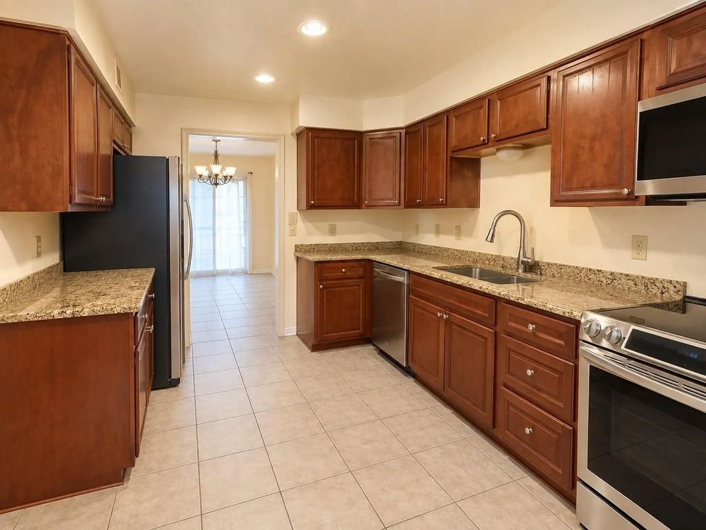 8357 Nairn Street, Houston