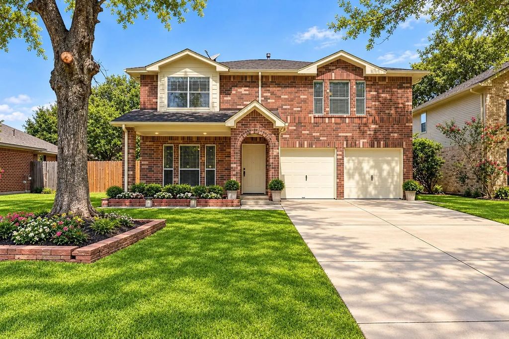 5815 Red River Drive, Dickinson