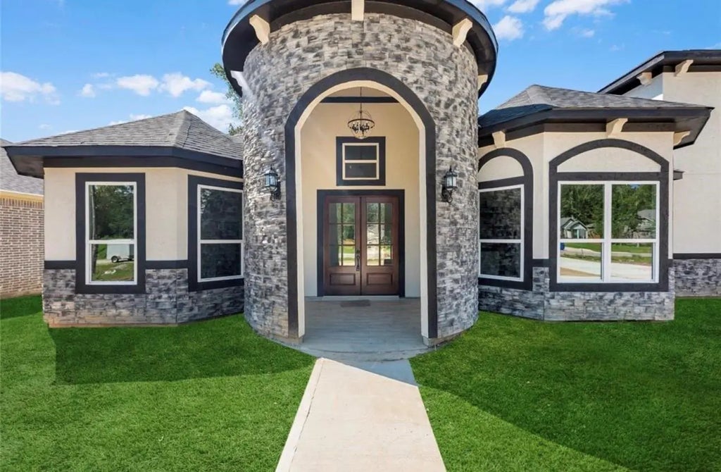 427 Road 66111, Dayton