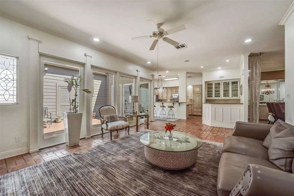 2011 Canongate Drive, Houston
