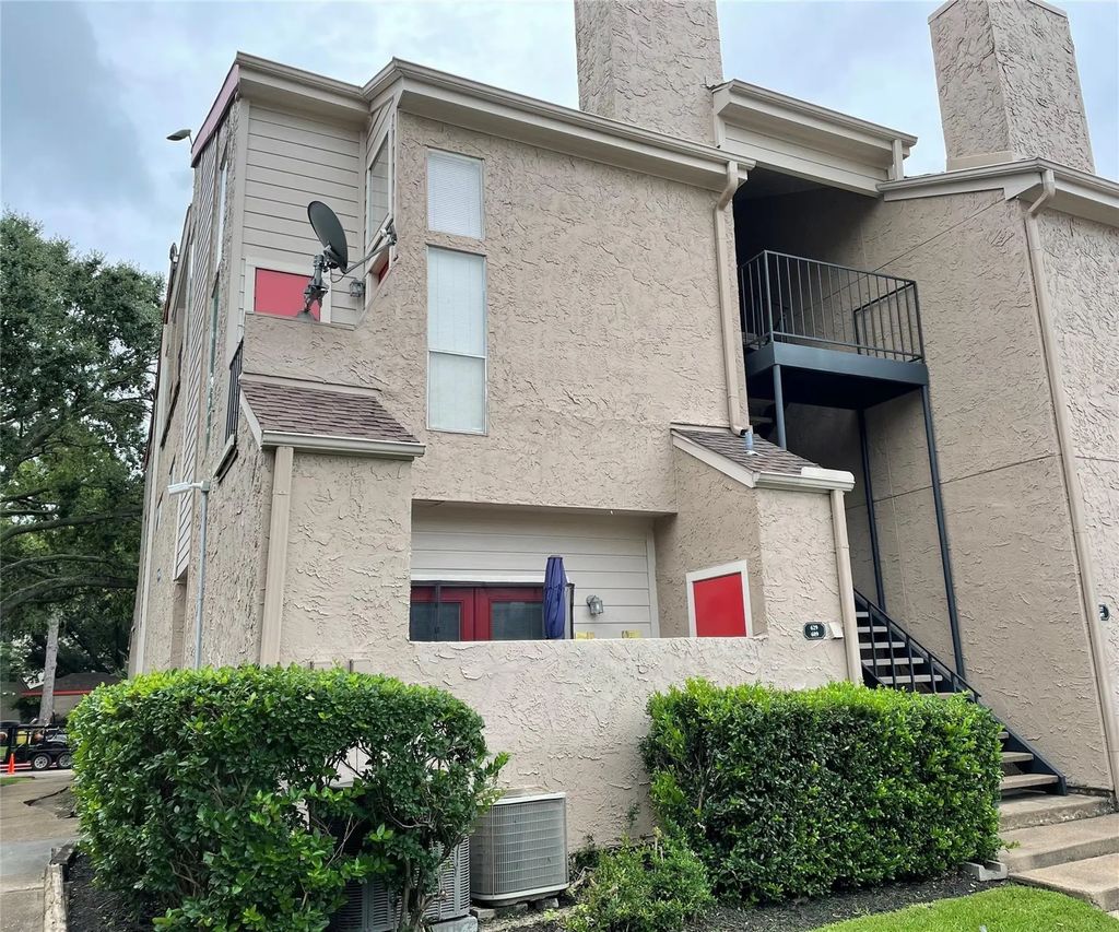 10855 Meadowglen Lane 629, Houston