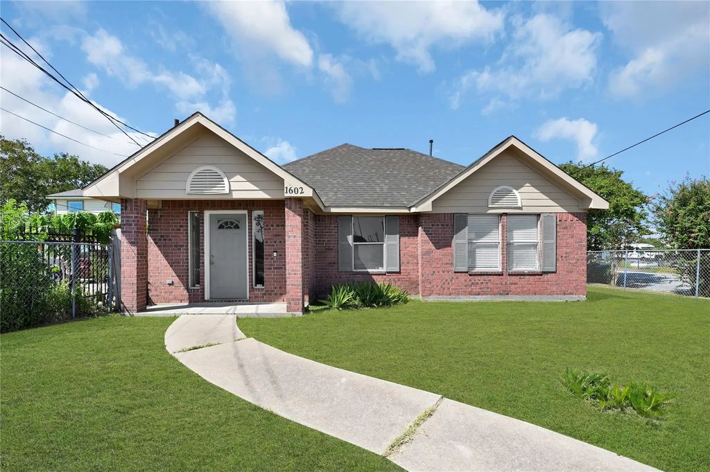 1602 Monroe Street, Houston