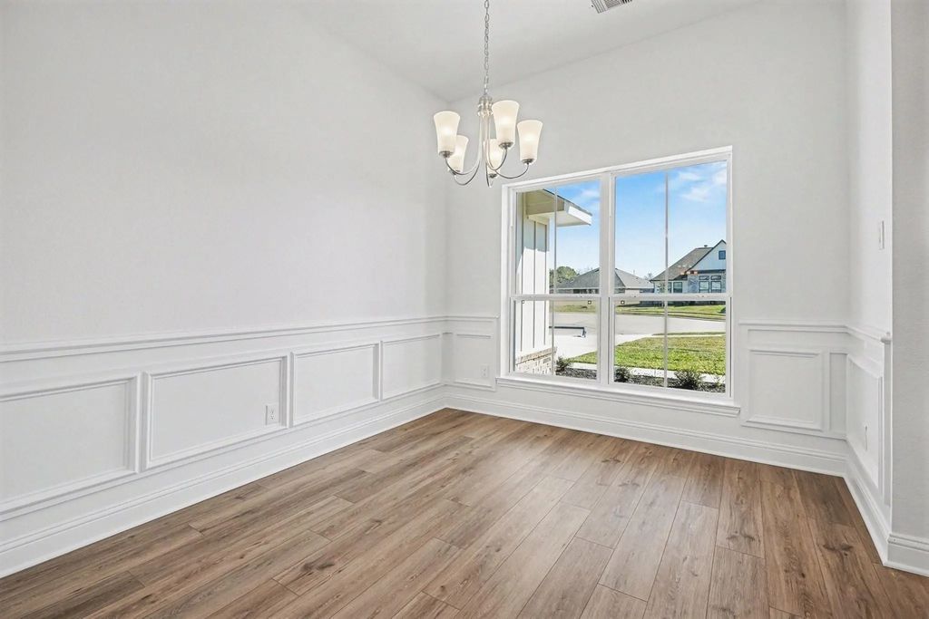 8 Keystone Court, Angleton