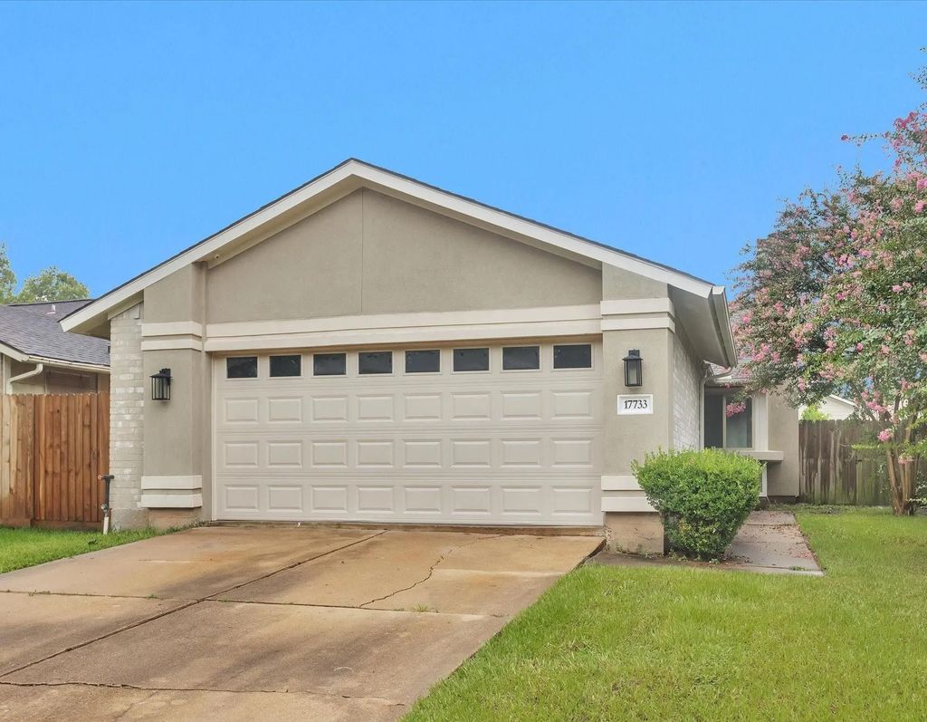 17733 Northhagen Drive, Houston