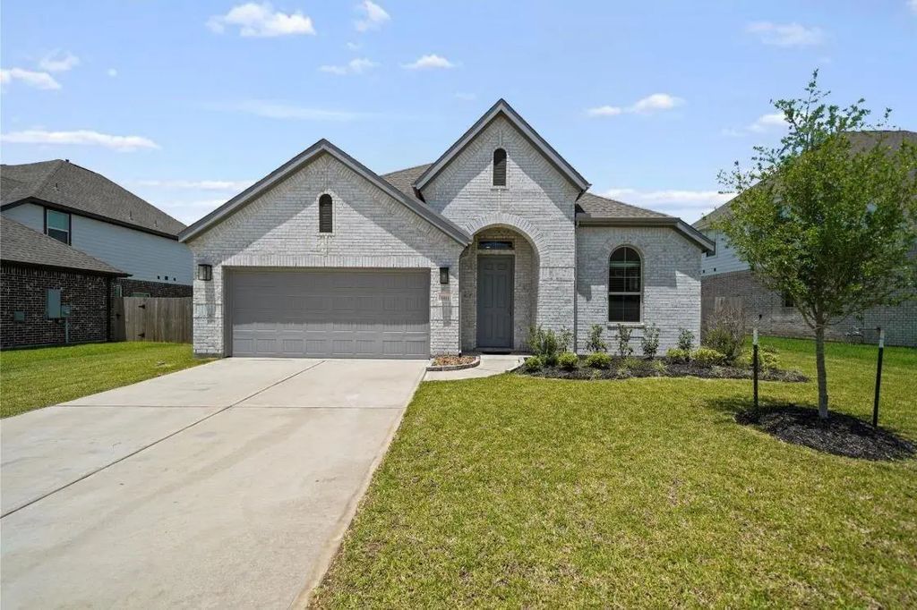 5811 Dublin Lane, Pearland