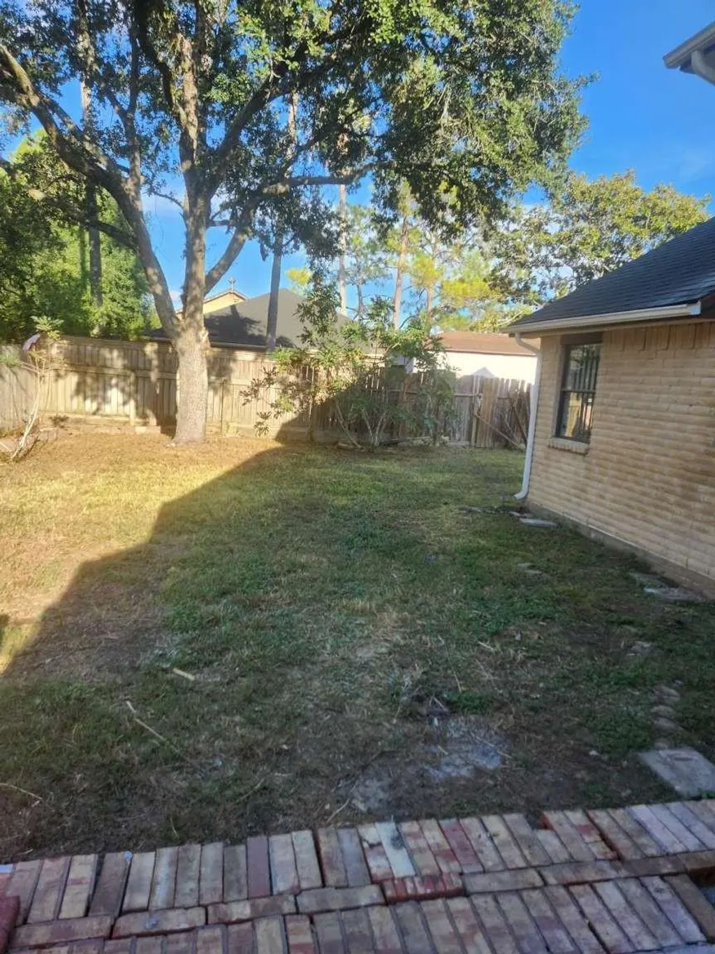 8015 Crestwick Drive, Houston