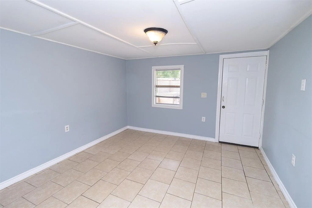25128 Faraway Lane, Huffman