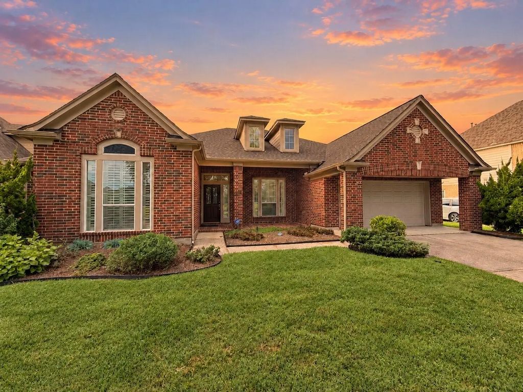 1062 Cayman Bend Lane, League City