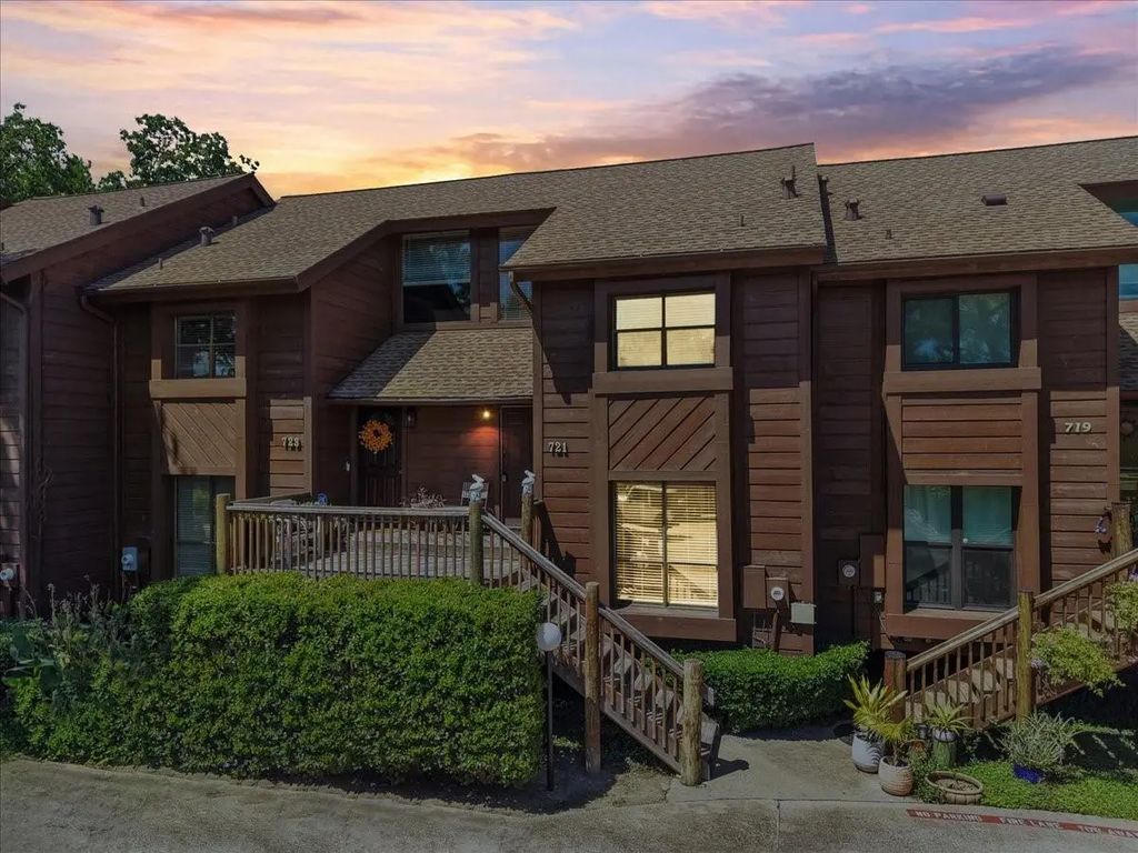 721 Davis Road, League City