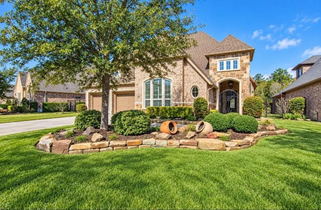 46 Lake Voyageur Drive, Spring