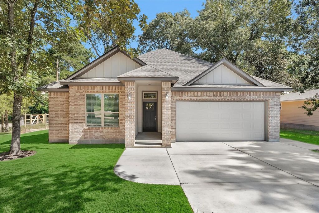 11101 Park Dr, Willis