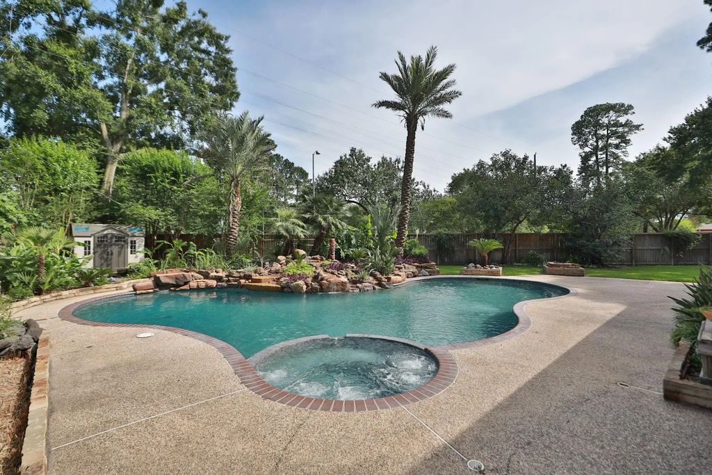 12923 Hunterfield Drive, Cypress