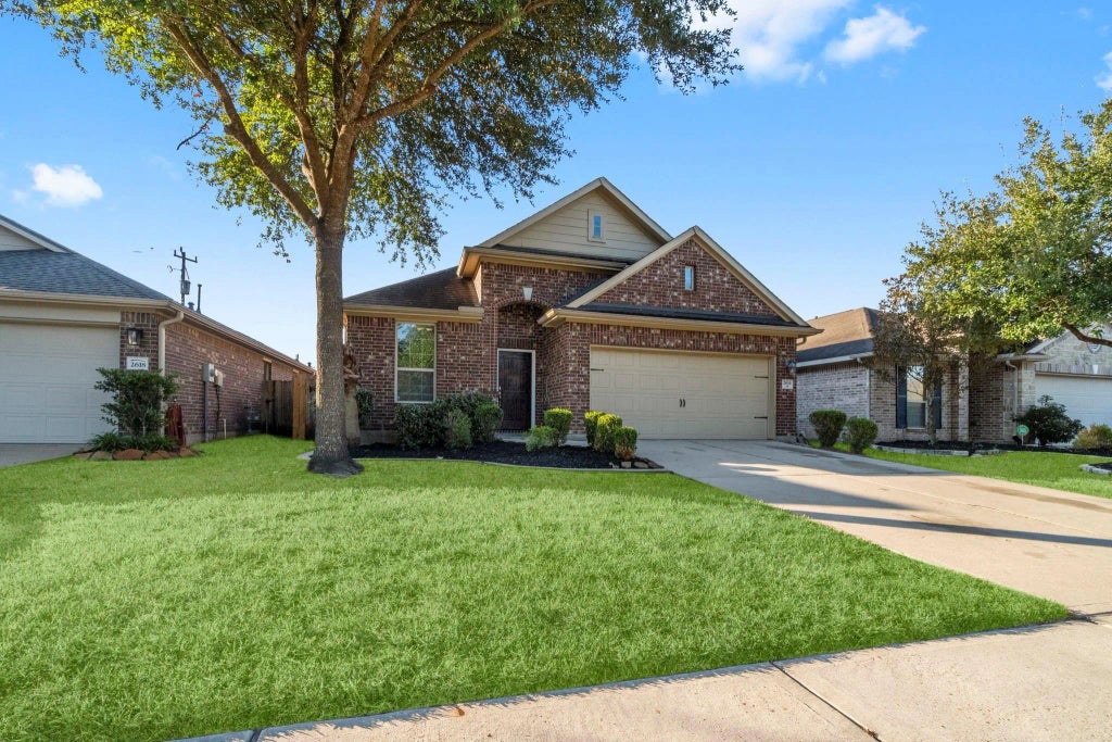 2614 Winding Creek Way, Conroe