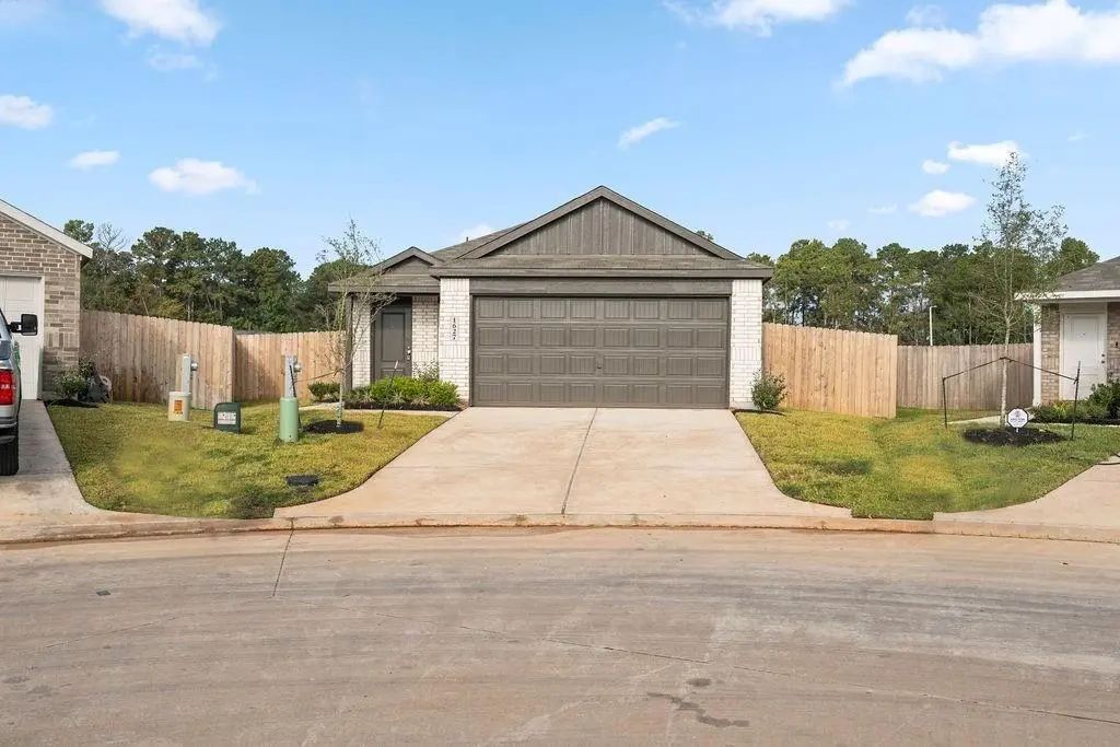 1627 Winwood Drive, Conroe