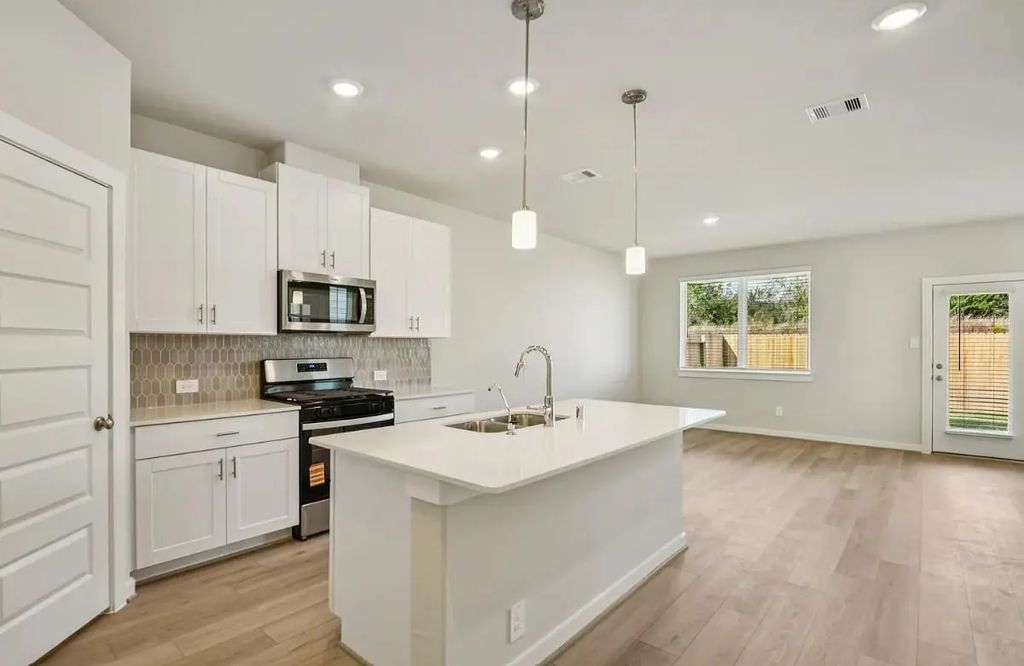2203 Boardwalk Lane, Kemah