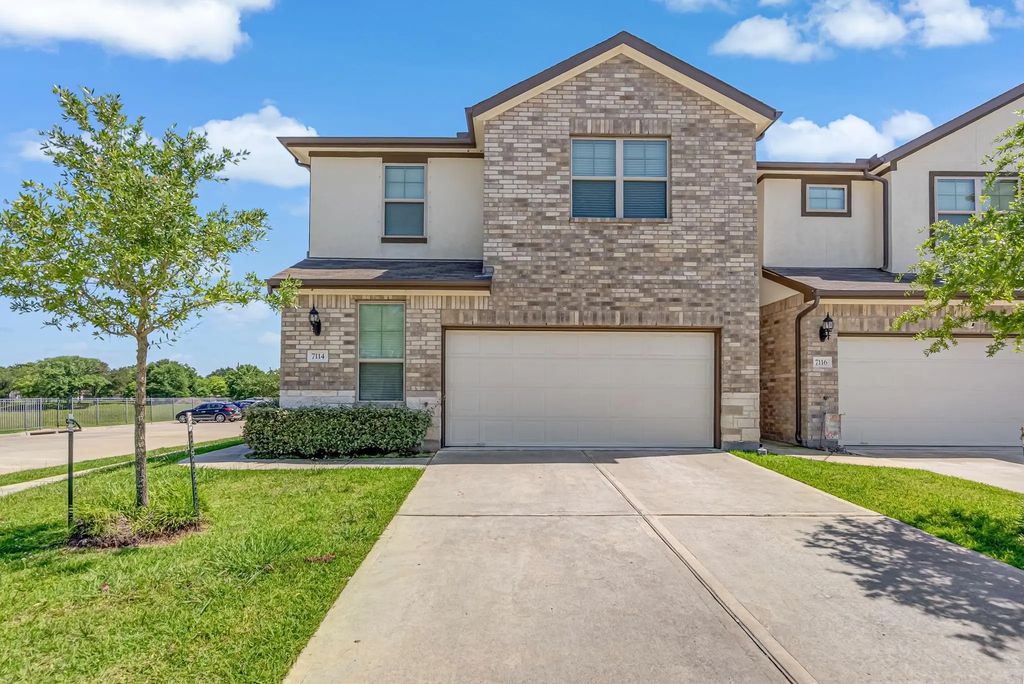 7114 Elgin Street, Pearland