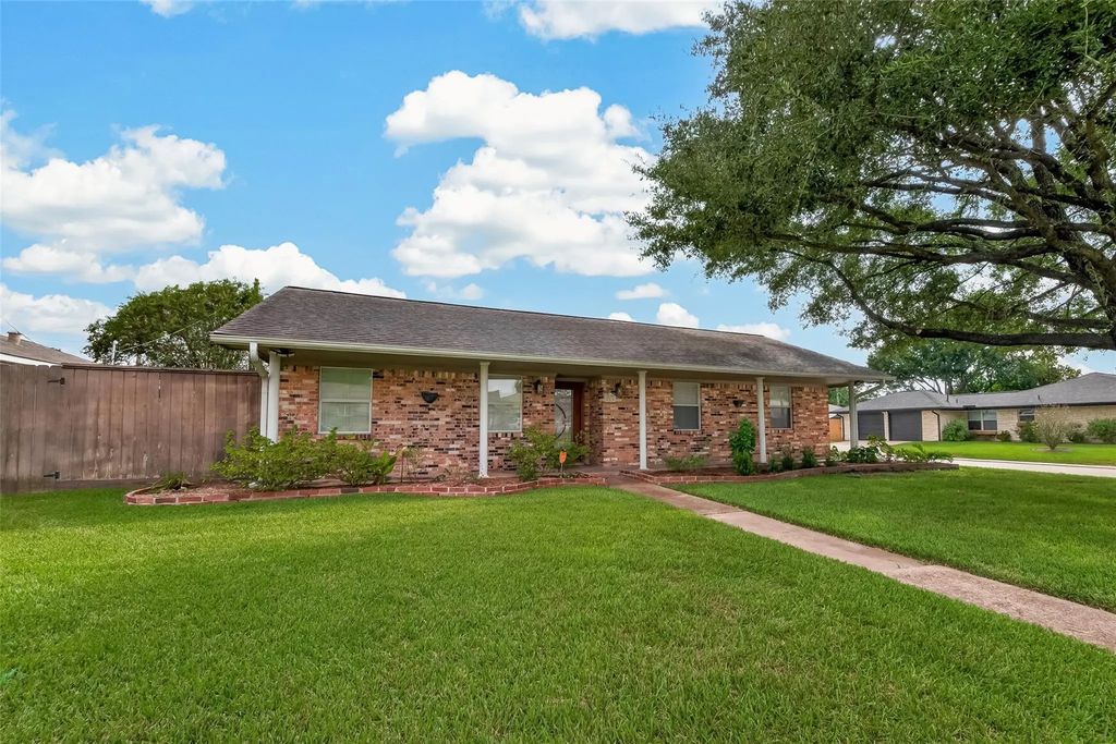 2210 Lazybrook Drive, Houston
