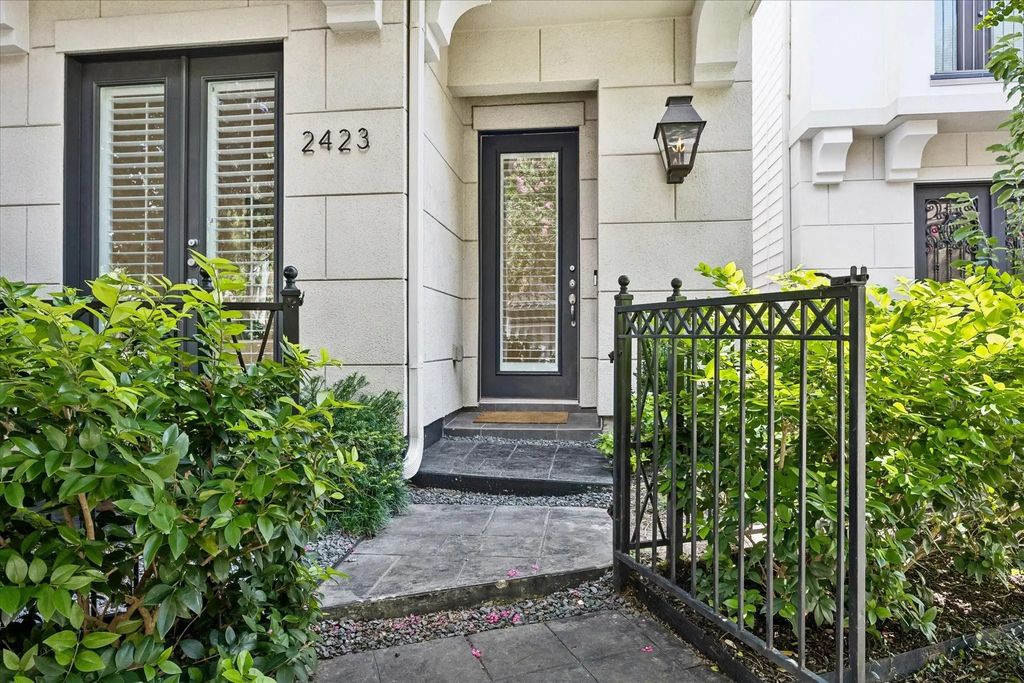 2423 Waugh Drive, Houston