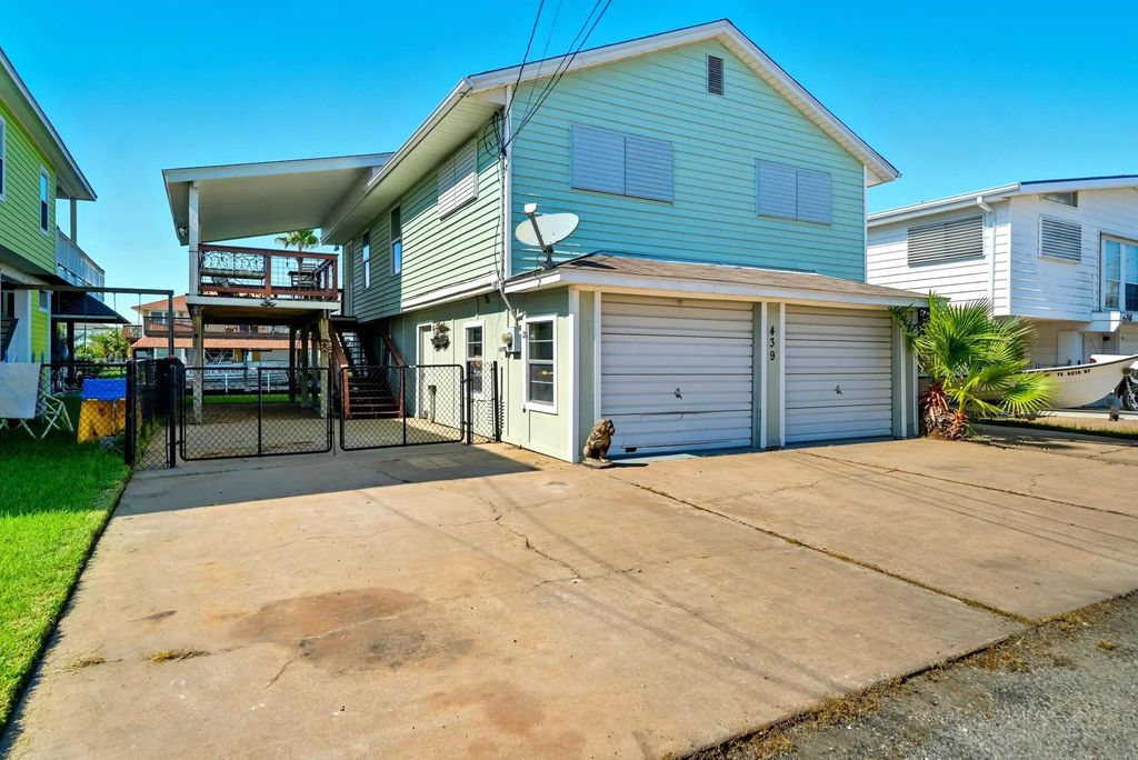 439 Pompano Street, Bayou Vista