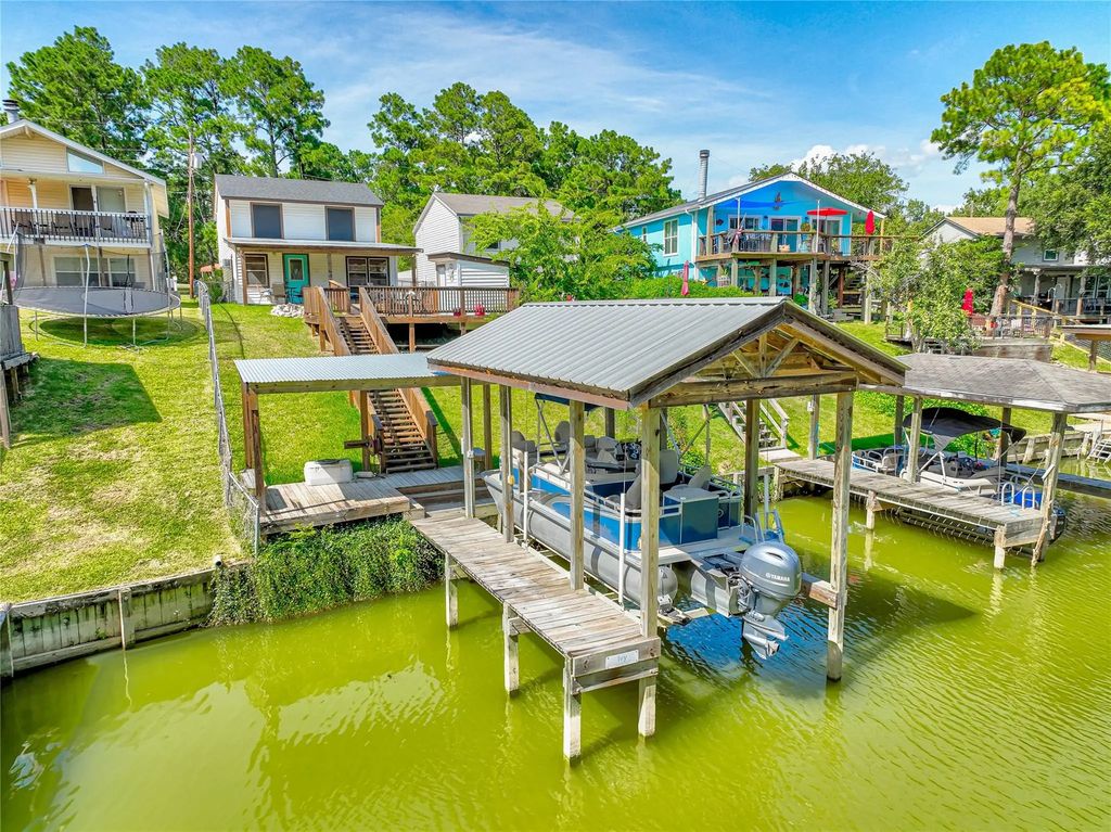 278 Shelter Cove Drive, Livingston